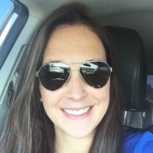 Meet your Posher, Leigh